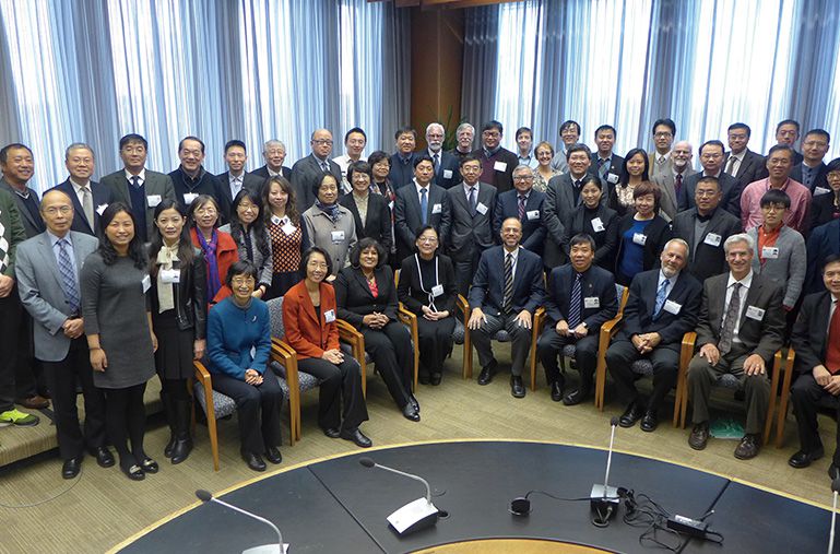 Zhendong signed the second phase of the strategic collaboration agreement with China-Australia molecular research center of Adelaide University of Australia.